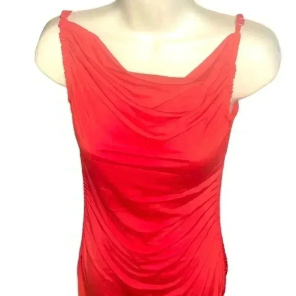 Form fitting vibrant colors mini dress. - Picture 3 of 8